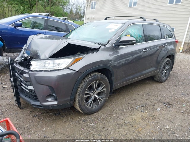 44998842 :رقم المزاد ، 5TDBZRFH4HS430400 vin ، 2017 Toyota Highlander Le مزاد بيع