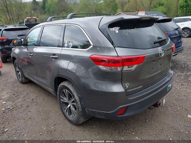 44998842 :رقم المزاد ، 5TDBZRFH4HS430400 vin ، 2017 Toyota Highlander Le مزاد بيع