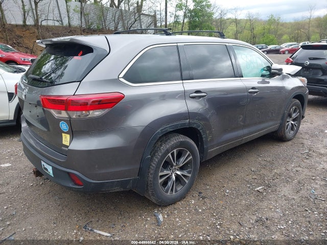 44998842 :رقم المزاد ، 5TDBZRFH4HS430400 vin ، 2017 Toyota Highlander Le مزاد بيع