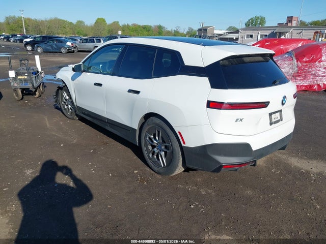 2022 Bmw Ix Xdrive50 მანქანა იყიდება აუქციონზე, vin: WB523CF08NCK57871, აუქციონის ნომერი: 44998892