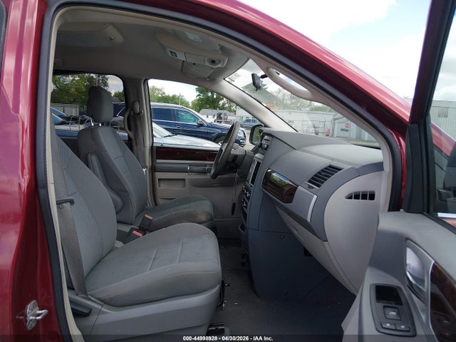 2010 Chrysler Town & Country Touring მანქანა იყიდება აუქციონზე, vin: 2A4RR5D16AR500873, აუქციონის ნომერი: 44998928