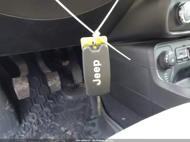 44999137 :رقم المزاد ، ZACCJBBH1FPC18914 vin ، 2015 Jeep Renegade Latitude مزاد بيع