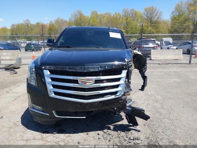 44999138 :رقم المزاد ، 1GYS4BKJ8HR338780 vin ، 2017 Cadillac Escalade Luxury مزاد بيع
