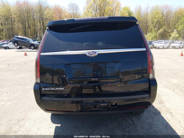 44999138 :رقم المزاد ، 1GYS4BKJ8HR338780 vin ، 2017 Cadillac Escalade Luxury مزاد بيع