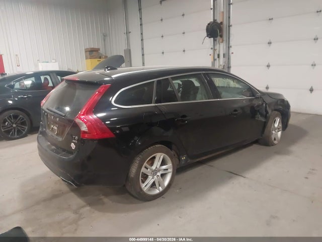Продажа на аукционе авто 2015 Volvo V60 T5 Premier, vin: YV1612SB7F1186862, номер лота: 44999148