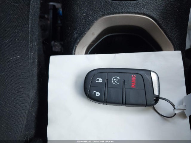 2015 Jeep Renegade Latitude მანქანა იყიდება აუქციონზე, vin: ZACCJBBT0FPC43467, აუქციონის ნომერი: 44999200