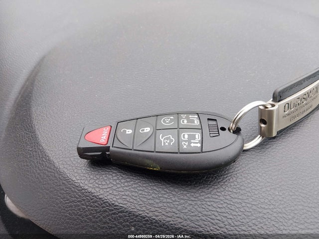 2014 Chrysler Town & Country Touring მანქანა იყიდება აუქციონზე, vin: 2C4RC1BG9ER216098, აუქციონის ნომერი: 44999259