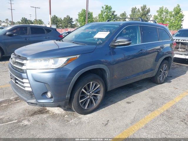 44999391 :رقم المزاد ، 5TDKZRFH8JS285237 vin ، 2018 Toyota Highlander Xle مزاد بيع