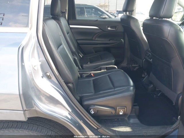 44999391 :رقم المزاد ، 5TDKZRFH8JS285237 vin ، 2018 Toyota Highlander Xle مزاد بيع