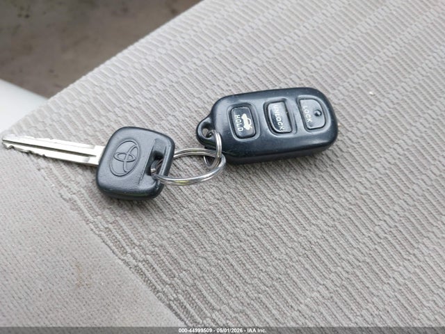 44999509 :رقم المزاد ، 4T1BE32K25U559829 vin ، 2005 Toyota Camry Le مزاد بيع