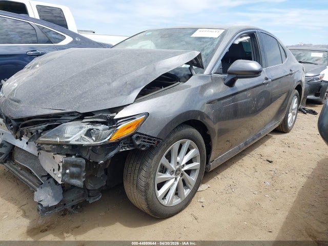 4T1C11AK4NU707307 Toyota CAMRY LE