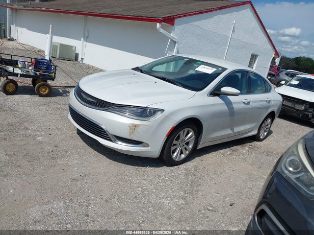 2015 Chrysler 200 Limited მანქანა იყიდება აუქციონზე, vin: 1C3CCCAB1FN618272, აუქციონის ნომერი: 44999926