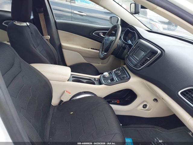 2015 Chrysler 200 Limited მანქანა იყიდება აუქციონზე, vin: 1C3CCCAB1FN618272, აუქციონის ნომერი: 44999926