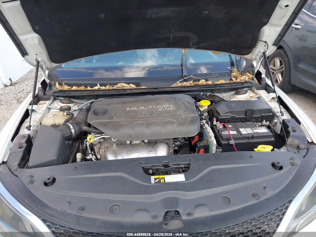2015 Chrysler 200 Limited მანქანა იყიდება აუქციონზე, vin: 1C3CCCAB1FN618272, აუქციონის ნომერი: 44999926