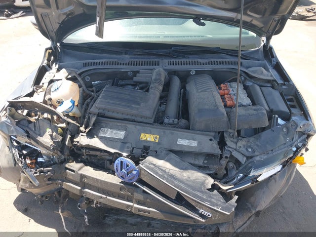 2013 Volkswagen Jetta Hybrid Sel Premium მანქანა იყიდება აუქციონზე, vin: 3VW637AJ5DM290916, აუქციონის ნომერი: 44999938
