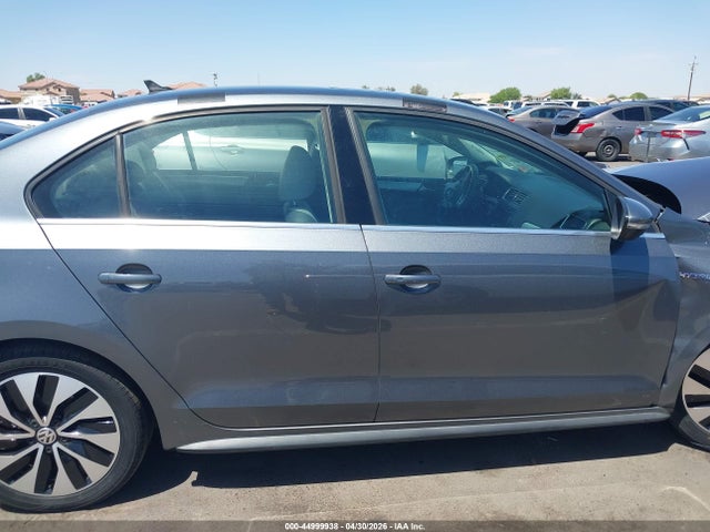 2013 Volkswagen Jetta Hybrid Sel Premium მანქანა იყიდება აუქციონზე, vin: 3VW637AJ5DM290916, აუქციონის ნომერი: 44999938