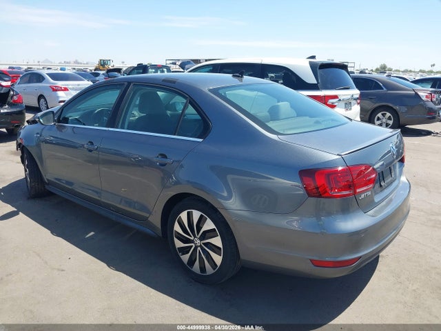 2013 Volkswagen Jetta Hybrid Sel Premium მანქანა იყიდება აუქციონზე, vin: 3VW637AJ5DM290916, აუქციონის ნომერი: 44999938