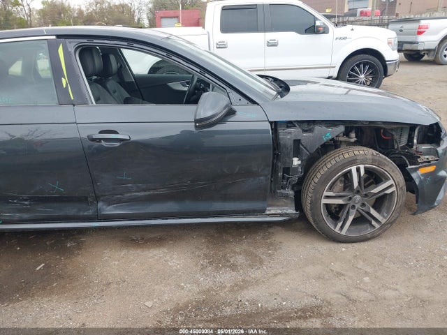 45000084 :رقم المزاد ، WAUFNAF40HN013323 vin ، 2017 Audi A4 2.0t Premium مزاد بيع