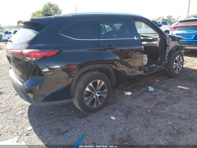Toyota Highlander Xle 2021 5TDGZRAH6MS037604 Image 4