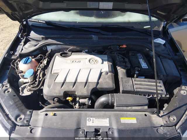Auction sale of the 2014 Volkswagen Jetta 2.0l Tdi, vin: 3VW3L7AJ2EM385650, lot number: 45000100