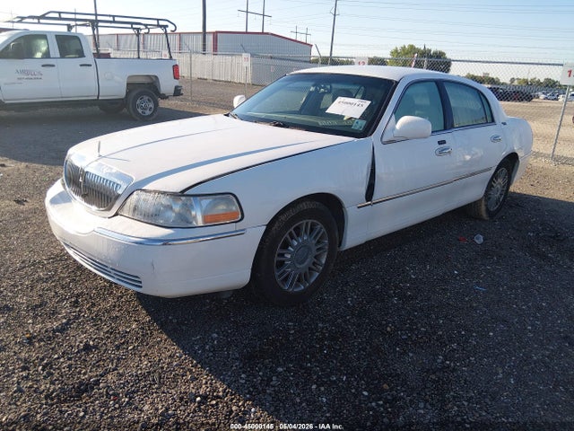 2008 Lincoln Town Car Signature Limited მანქანა იყიდება აუქციონზე, vin: 2LNHM82VX8X634309, აუქციონის ნომერი: 45000145