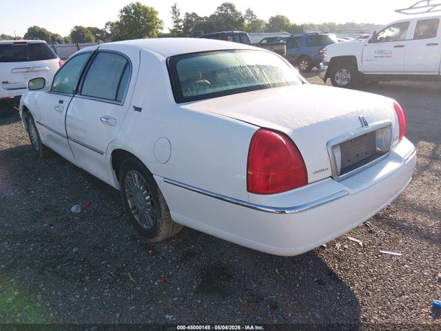 2008 Lincoln Town Car Signature Limited მანქანა იყიდება აუქციონზე, vin: 2LNHM82VX8X634309, აუქციონის ნომერი: 45000145