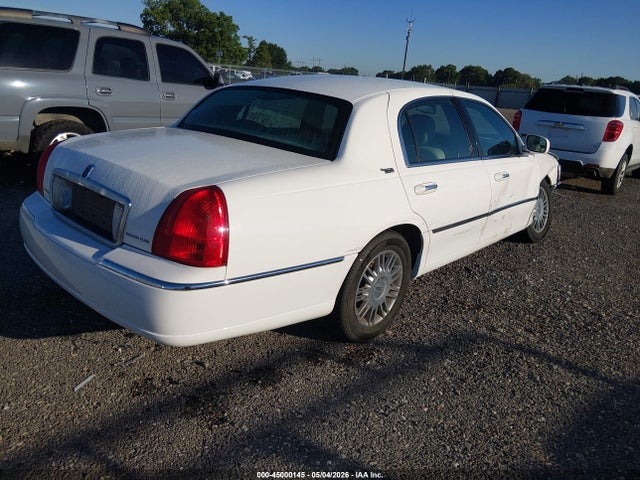 2008 Lincoln Town Car Signature Limited მანქანა იყიდება აუქციონზე, vin: 2LNHM82VX8X634309, აუქციონის ნომერი: 45000145