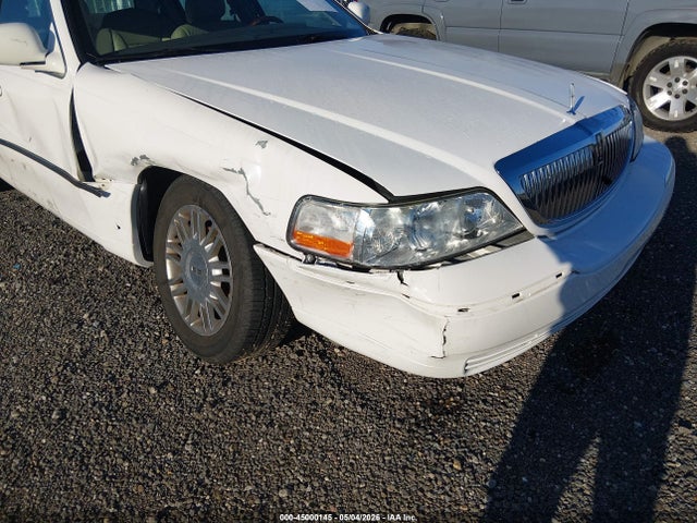 2008 Lincoln Town Car Signature Limited მანქანა იყიდება აუქციონზე, vin: 2LNHM82VX8X634309, აუქციონის ნომერი: 45000145