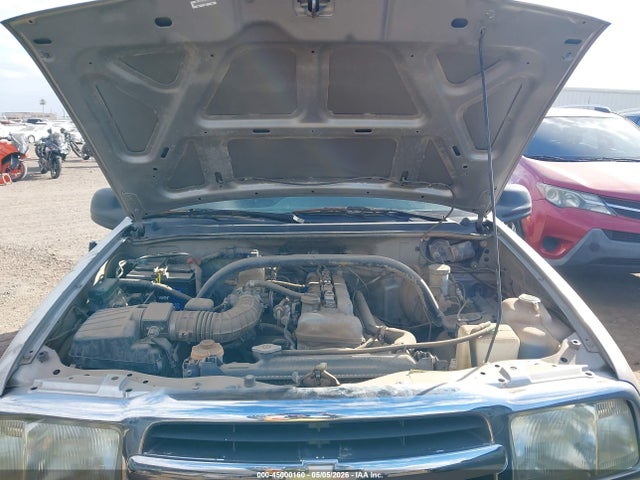 Продажа на аукционе авто 2003 Chevrolet Tracker Hard Top Base, vin: 2CNBE13C236931287, номер лота: 45000160