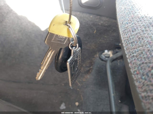 Продажа на аукционе авто 2003 Chevrolet Tracker Hard Top Base, vin: 2CNBE13C236931287, номер лота: 45000160