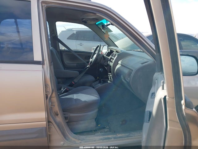 Продажа на аукционе авто 2003 Chevrolet Tracker Hard Top Base, vin: 2CNBE13C236931287, номер лота: 45000160
