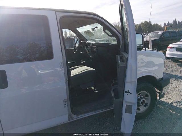 1GTW7AFFXH1906668 GMC Savana 2500 Work Van