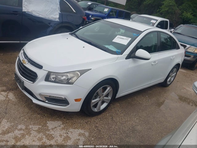 45000253 :رقم المزاد ، 1G1PE5SB4F7227826 vin ، 2015 Chevrolet Cruze 2lt Auto مزاد بيع