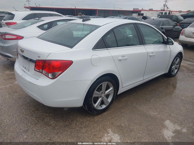 45000253 :رقم المزاد ، 1G1PE5SB4F7227826 vin ، 2015 Chevrolet Cruze 2lt Auto مزاد بيع