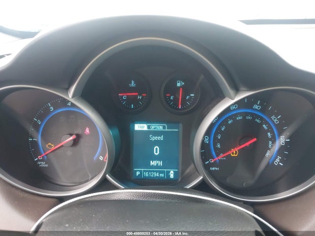 45000253 :رقم المزاد ، 1G1PE5SB4F7227826 vin ، 2015 Chevrolet Cruze 2lt Auto مزاد بيع