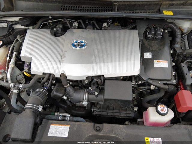 JTDKBRFUXH3055132 Toyota Prius Two