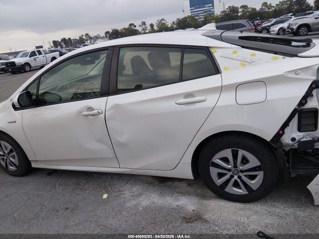 JTDKBRFUXH3055132 Toyota Prius Two