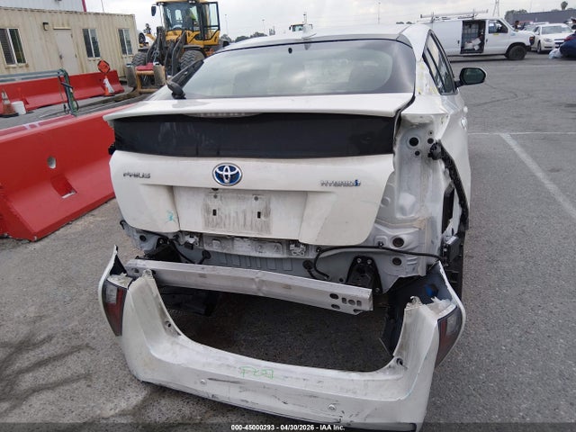 JTDKBRFUXH3055132 Toyota Prius Two