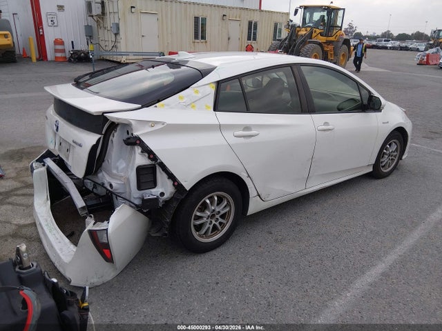 JTDKBRFUXH3055132 Toyota Prius Two
