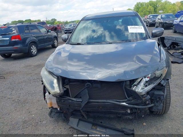 2015 Nissan Rogue S მანქანა იყიდება აუქციონზე, vin: 5N1AT2MV1FC809653, აუქციონის ნომერი: 45000324