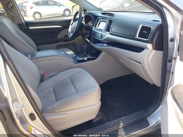 Продажа на аукционе авто 2016 Toyota Highlander Le V6, vin: 5TDBKRFH1GS257292, номер лота: 45000542