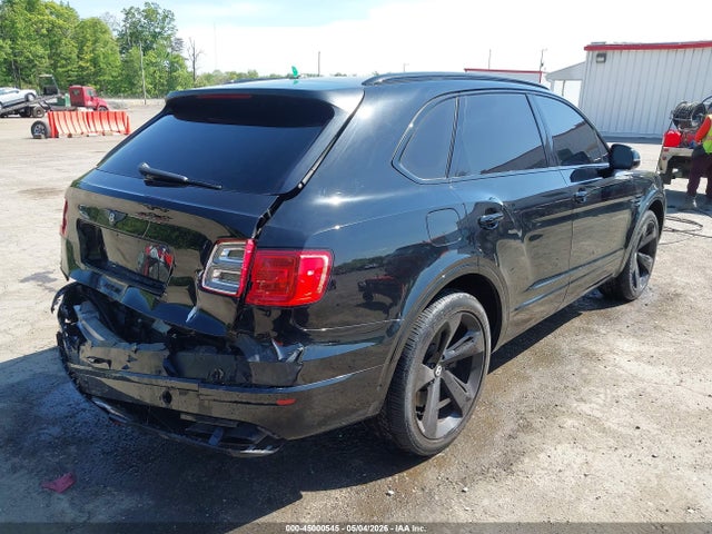 45000545 :رقم المزاد ، SJAAC2ZV8HC014584 vin ، 2017 Bentley Bentayga W12/w12 First Edition مزاد بيع