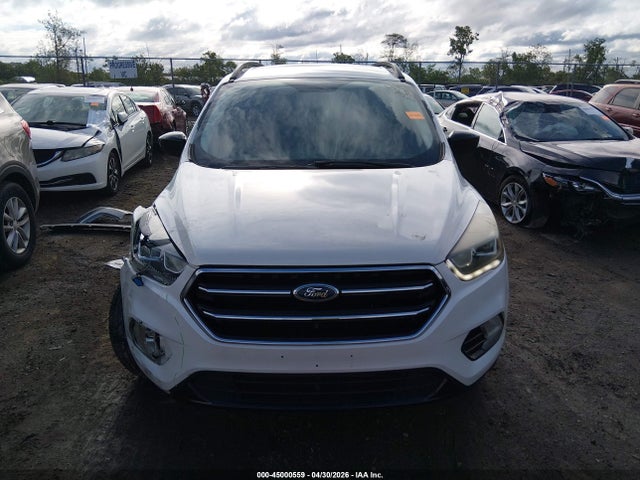 45000559 :رقم المزاد ، 1FMCU9G99HUB98863 vin ، 2017 Ford Escape Se مزاد بيع