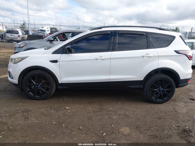 45000559 :رقم المزاد ، 1FMCU9G99HUB98863 vin ، 2017 Ford Escape Se مزاد بيع