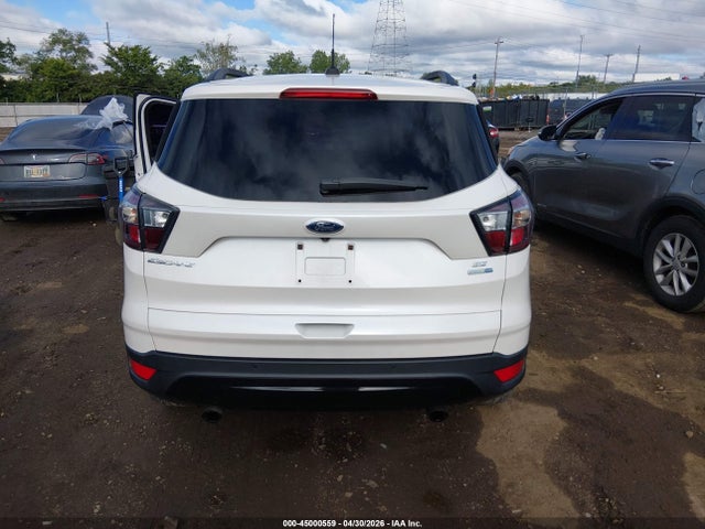 45000559 :رقم المزاد ، 1FMCU9G99HUB98863 vin ، 2017 Ford Escape Se مزاد بيع