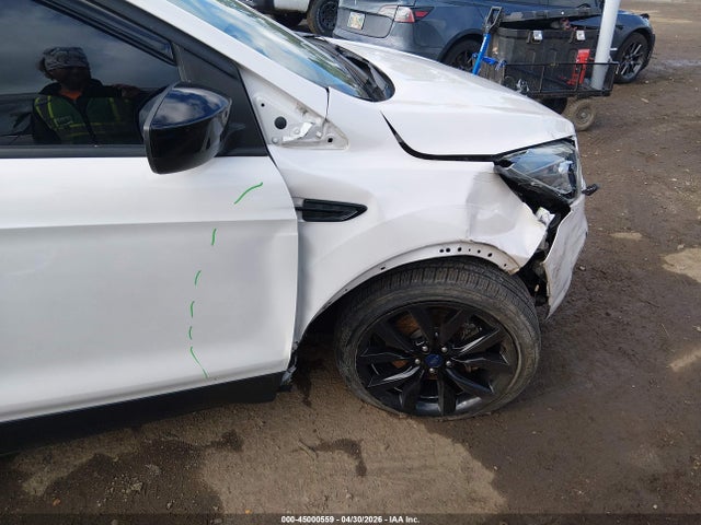 45000559 :رقم المزاد ، 1FMCU9G99HUB98863 vin ، 2017 Ford Escape Se مزاد بيع