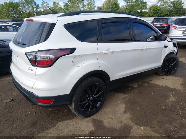 45000559 :رقم المزاد ، 1FMCU9G99HUB98863 vin ، 2017 Ford Escape Se مزاد بيع