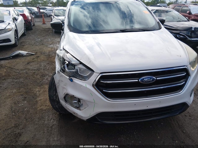 45000559 :رقم المزاد ، 1FMCU9G99HUB98863 vin ، 2017 Ford Escape Se مزاد بيع