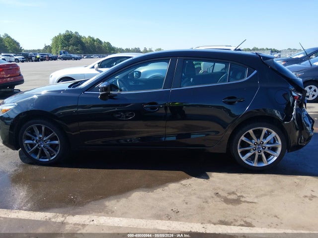 2018 Mazda Mazda3 Touring მანქანა იყიდება აუქციონზე, vin: 3MZBN1L32JM262457, აუქციონის ნომერი: 45000564