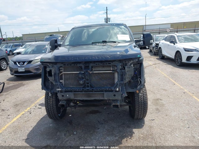 45000573 :رقم المزاد ، 1FT8W2BTXNEE81227 vin ، 2022 Ford F-250 Lariat مزاد بيع